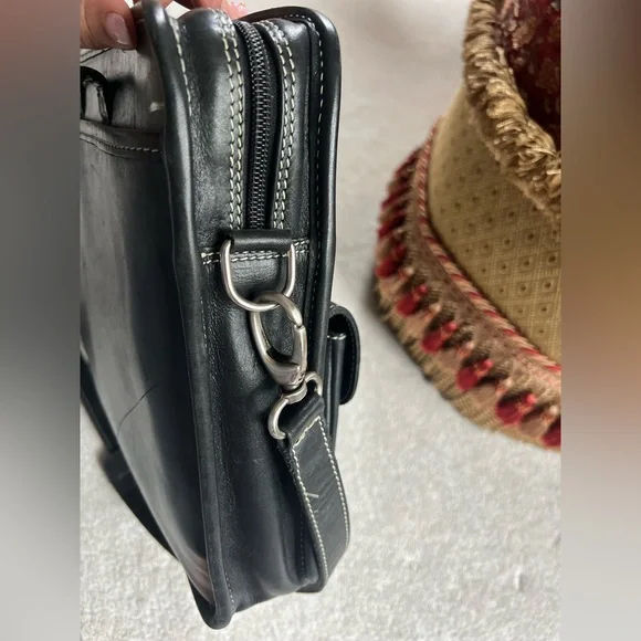 Roots Black Leather Briefcase π¦ - Picture 6 of 16